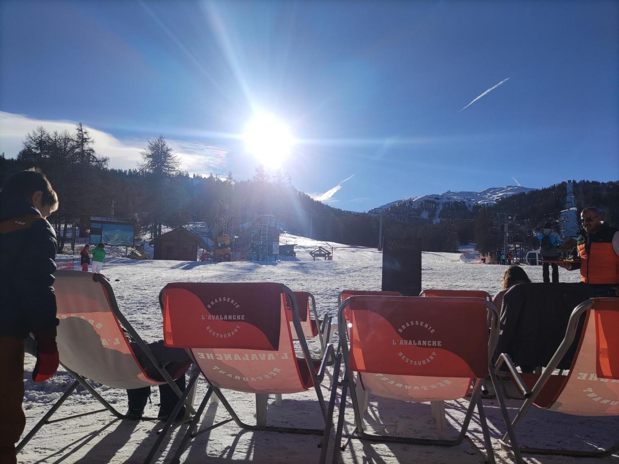 Risoul Altair Jolie T2 Confortable Skis Aux Pieds ภายนอก รูปภาพ